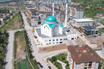 Derince Ahmet Yesevi Camii Çevresi Yenileniyor