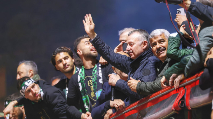Kocaelispor Taraftarından Başkan Büyükakın’a Sevgi Seli