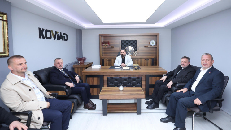 Tahir Büyükakın, Kocaeli Vizyoner İş İnsanları Derneği’nin konuğu oldu