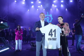 19 Mayıs Şenliğinde Fatma Turgut’tan Şampiyon Takıma Alkış!