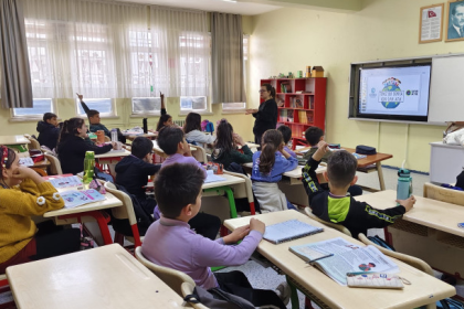 Öğrencilere Geri Dönüşüm Eğitimi