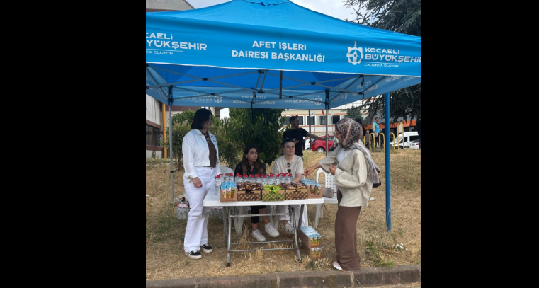 Büyükşehir’den YKS Günü Öğrenciler ve Ailelerine İkram