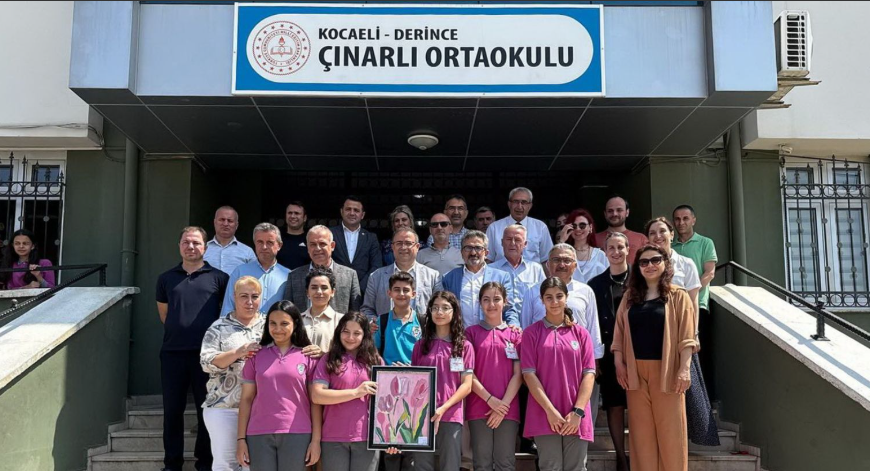Çınarlı Ortaokulu Yıl Sonu Sergisi’nde Öğrenciler Hünerlerini Sergiledi
