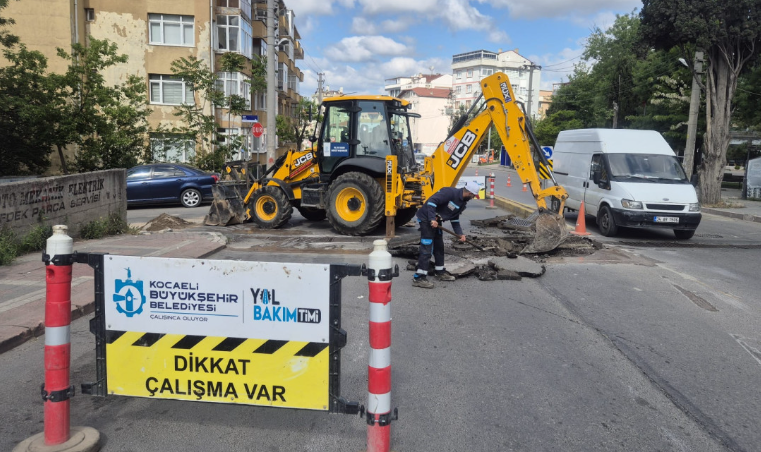 İlçelerde Üstyapı Çalışmaları Büyükşehir’le Hız Kazandı