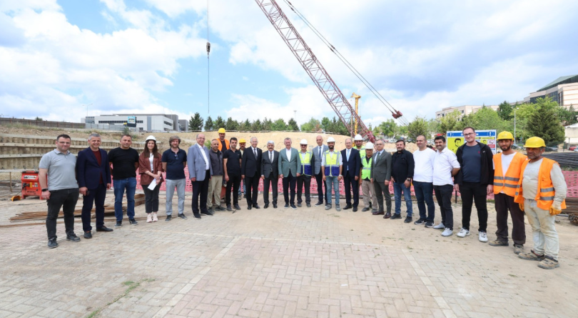 Tahir Büyükakın, Umuttepe Camii ve Otopark Projesini Yerinde İnceledi