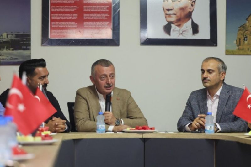 Başkan Büyükakın’dan dikkat çeken ziyaret: STK’larla masaya oturdu
